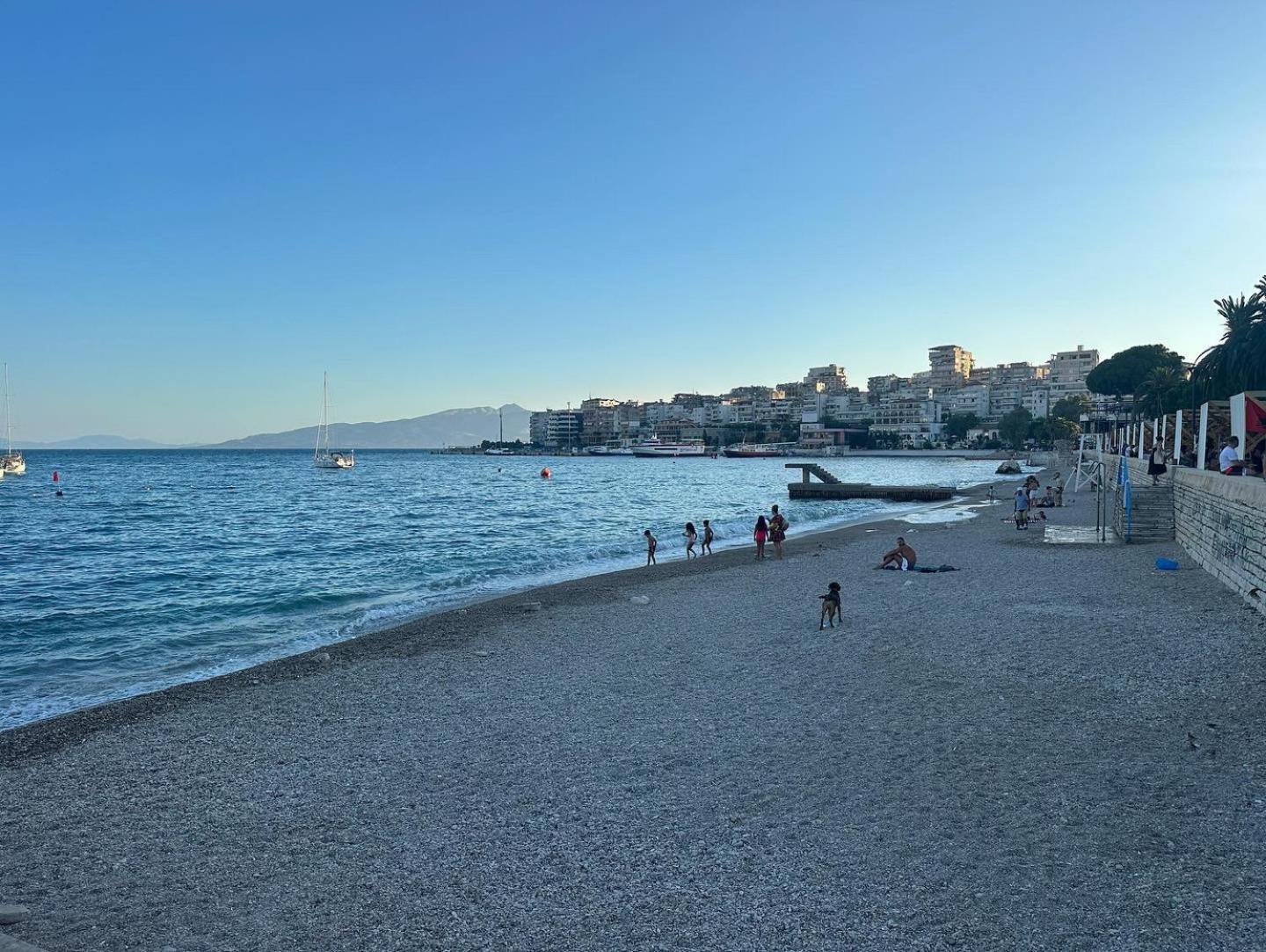 Seafront Apartment Sarandë エクステリア 写真