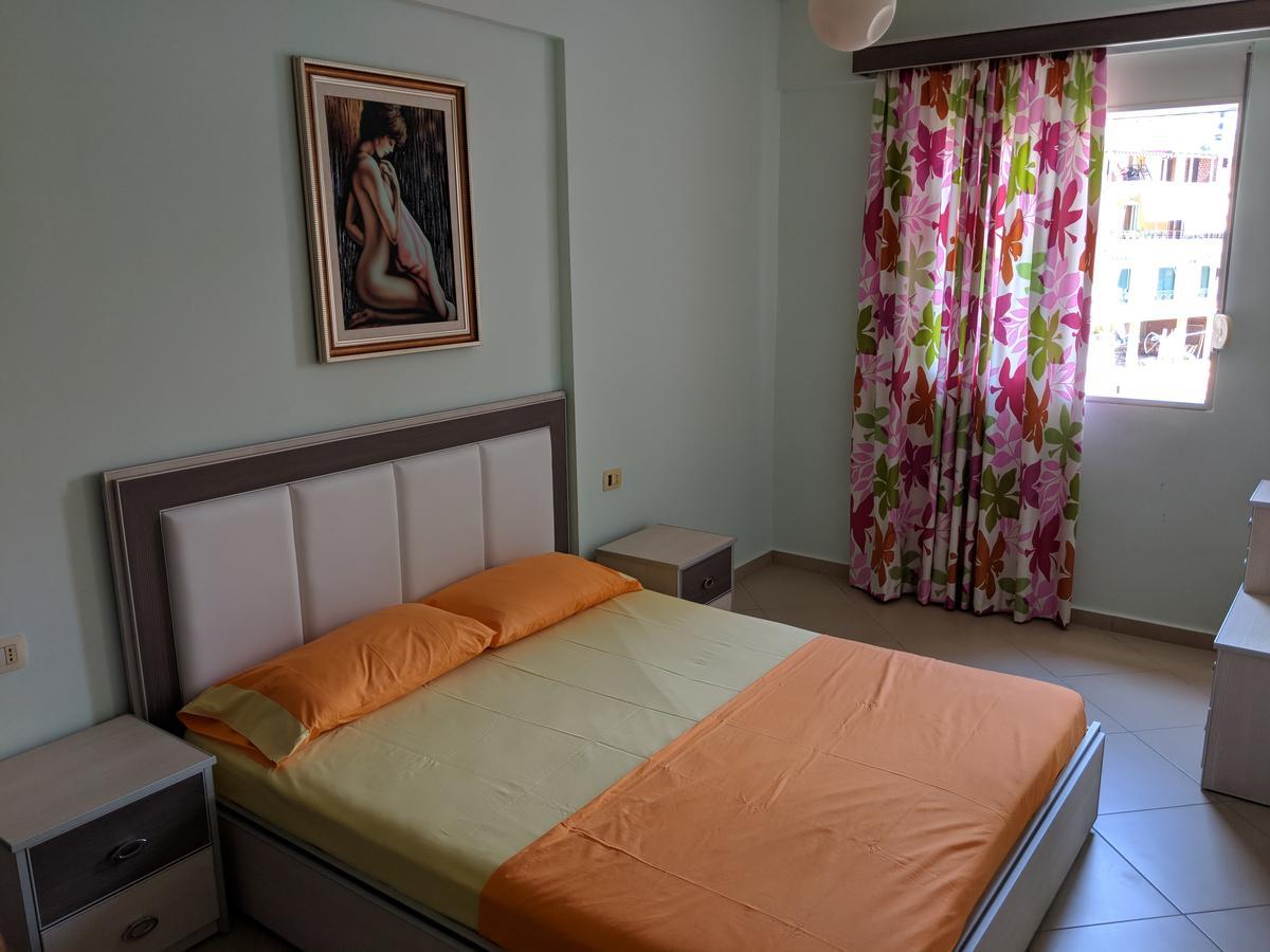 Seafront Apartment Sarandë エクステリア 写真