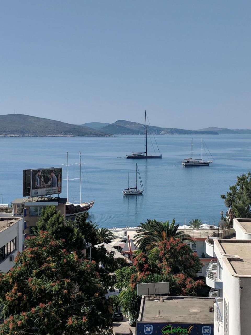 Seafront Apartment Sarandë エクステリア 写真